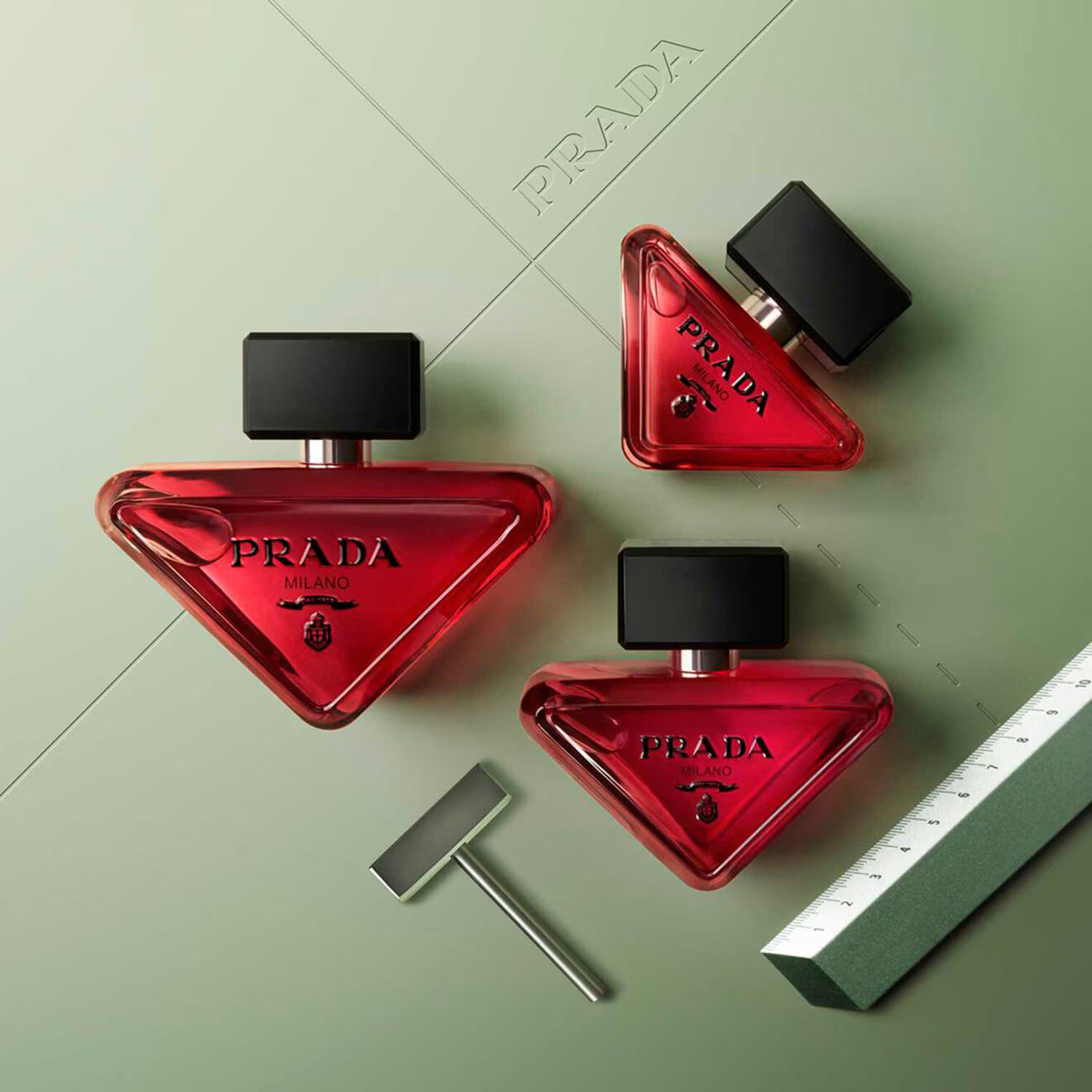 Prada Paradoxe Radical Essence