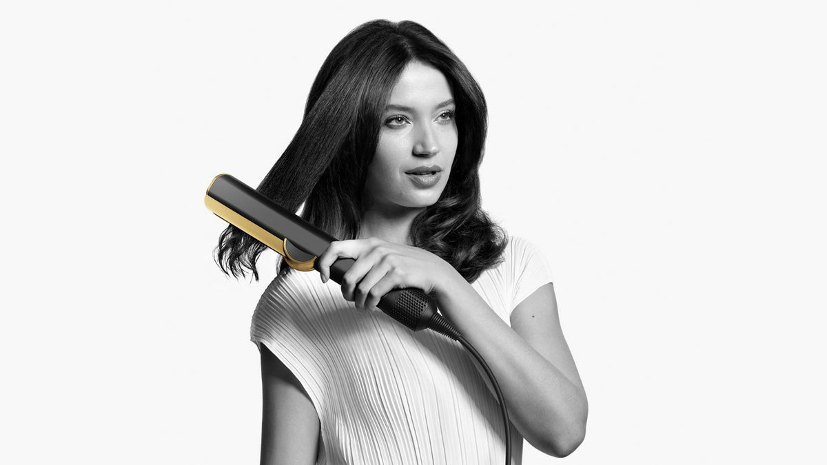 جهاز تمليس الشعر Dyson Airstrait™‎ - أسود وذهبي