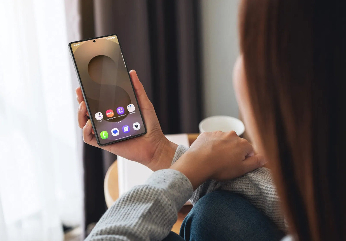 واقي شاشة ليفيلو 2.5D لسامسونج Galaxy S25 Ultra – HD أو AR أو خصوصية – تفاصيل المنتج والعبوة