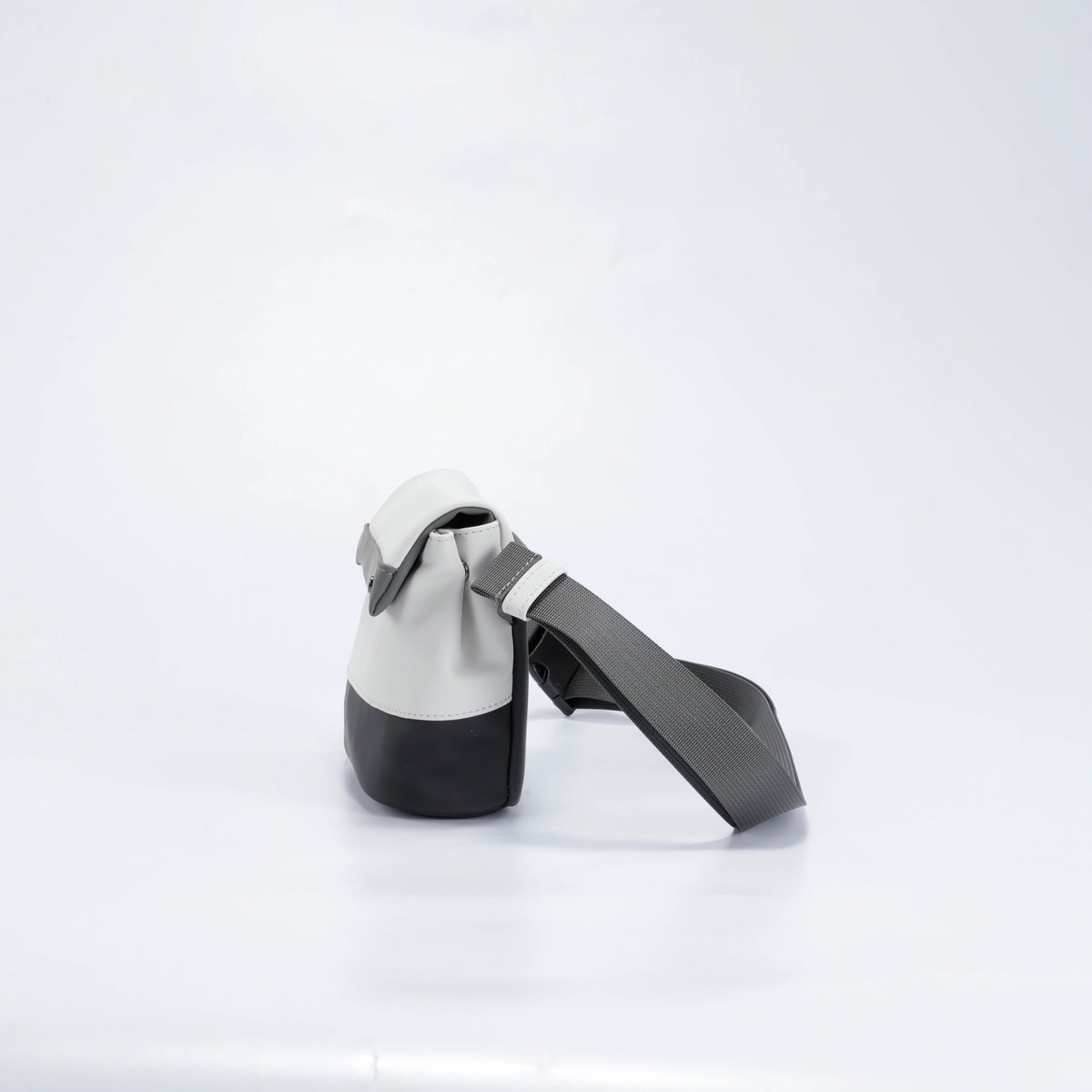 حقيبة خصر وكروس بودي ليفيلو Ibiza بسعة 2 لتر – تفاصيل المنتج والعبوة