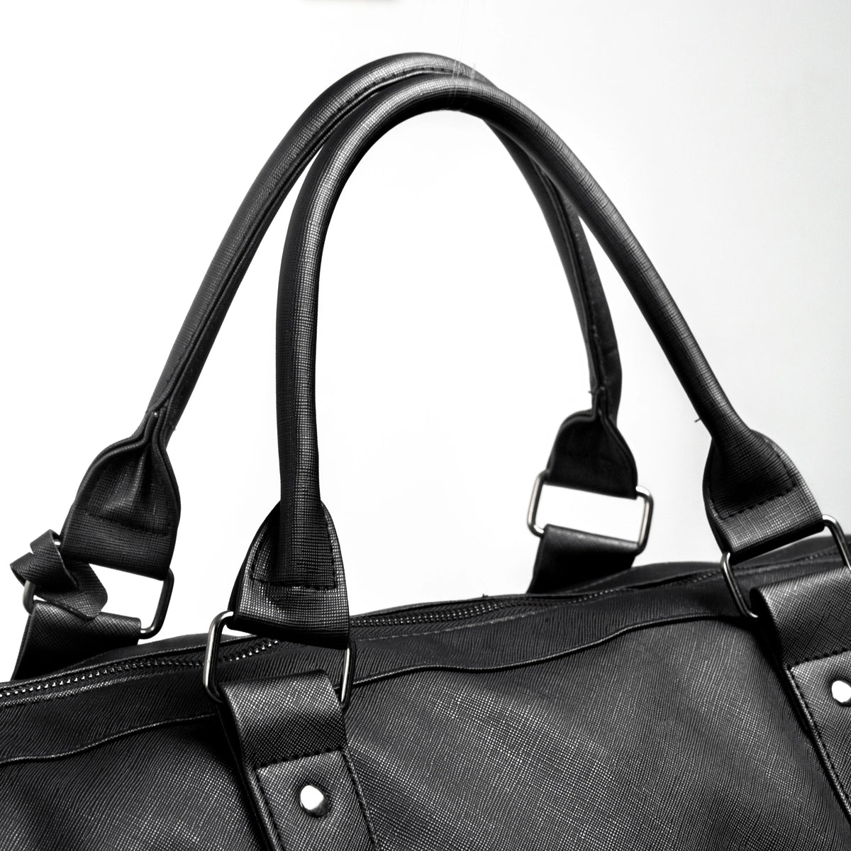 حقيبة سفر وملابس ليفيلو AllInStyle بسعة 40 لتر – أسود – تفاصيل المنتج والعبوة