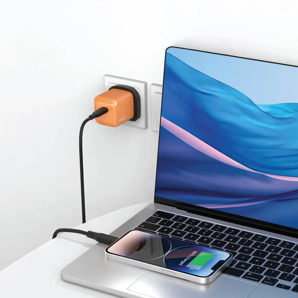 Green Lion G-Charge Series Wall Charger-UKPlug, USB-C,PD 45 W - Orange