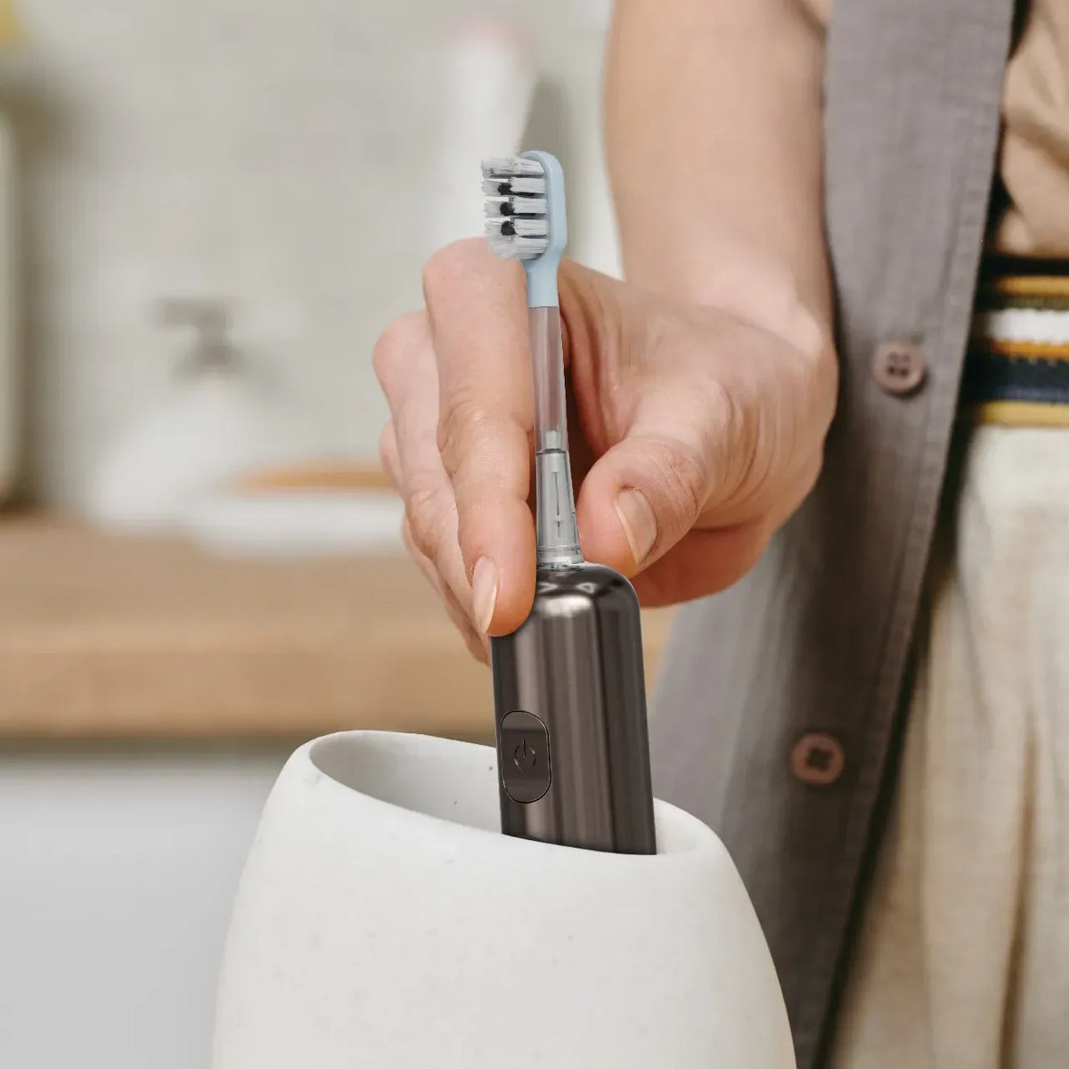 Green Lion Sonic Pro Rechargeable Toothbrush Brown – image 3