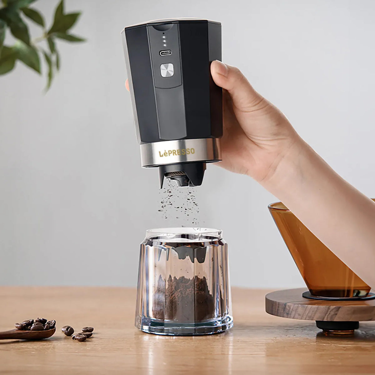 LePresso Cordless Burr Grinder with High Precision Grinding Black – image 4