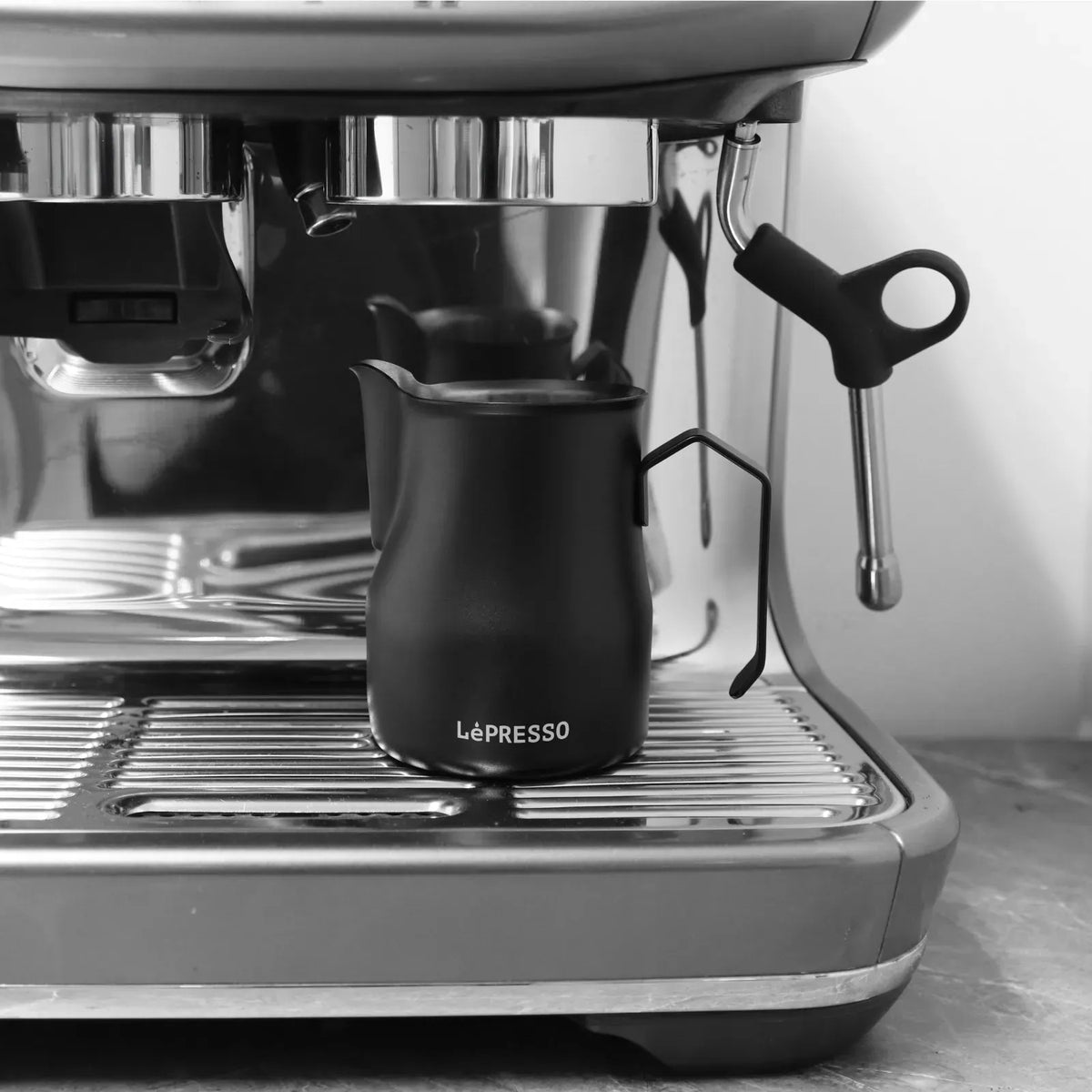 LePresso Milk Frothing Pitcher Black – image 5