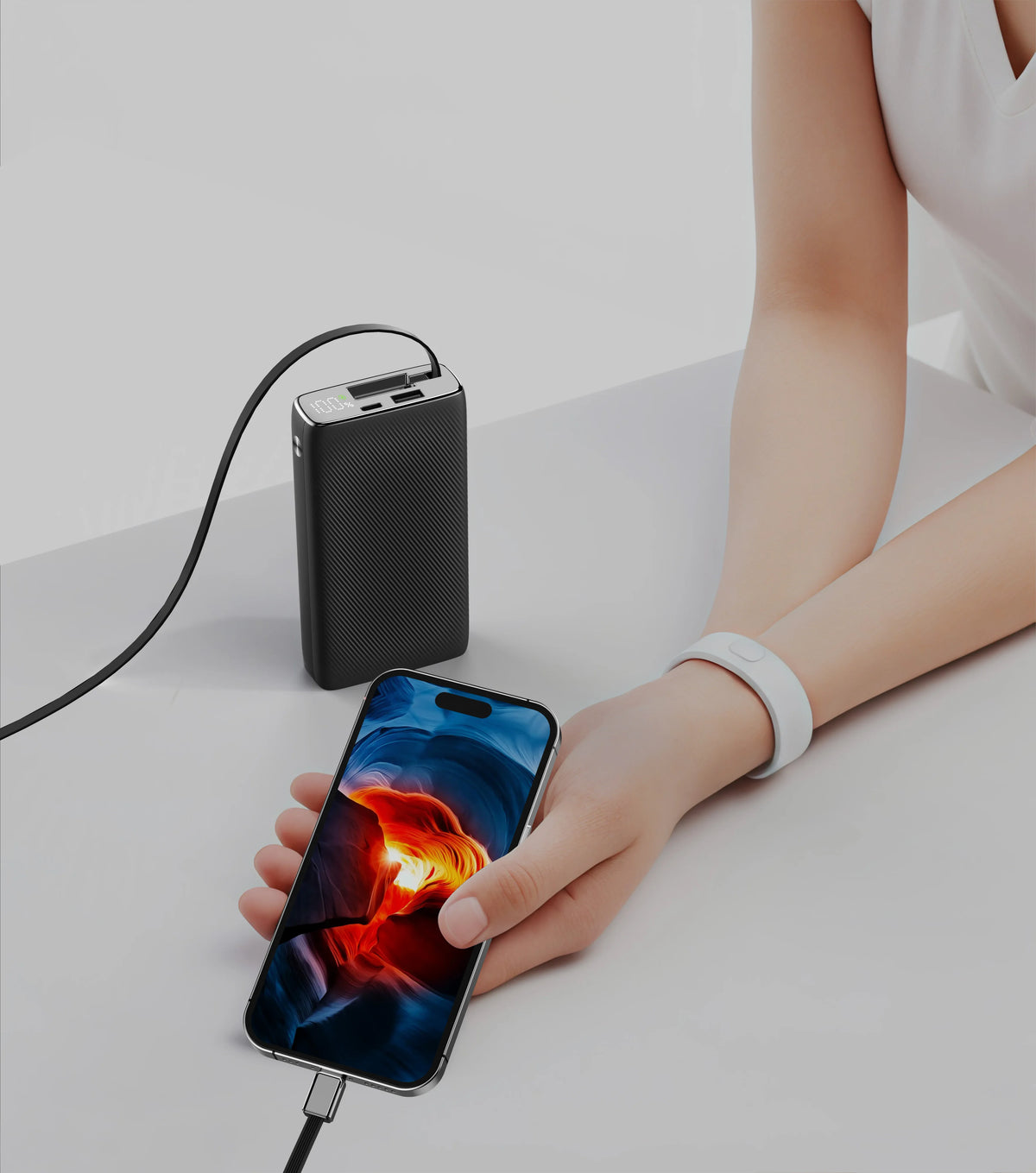 Powerology 20000mAh Retractable Cable Power Bank Black – image 2