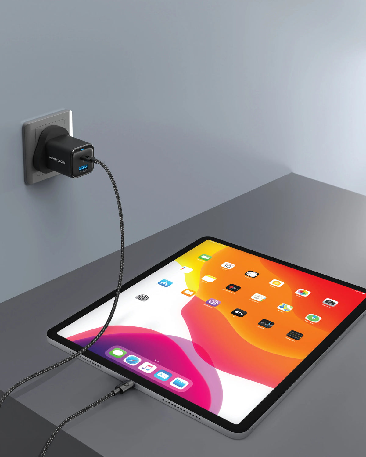 Powerology 35w PD QC 1xusb C 35w and 1xusb A 18w Gan Charger Uk with Type C to C 60w Black – image 1