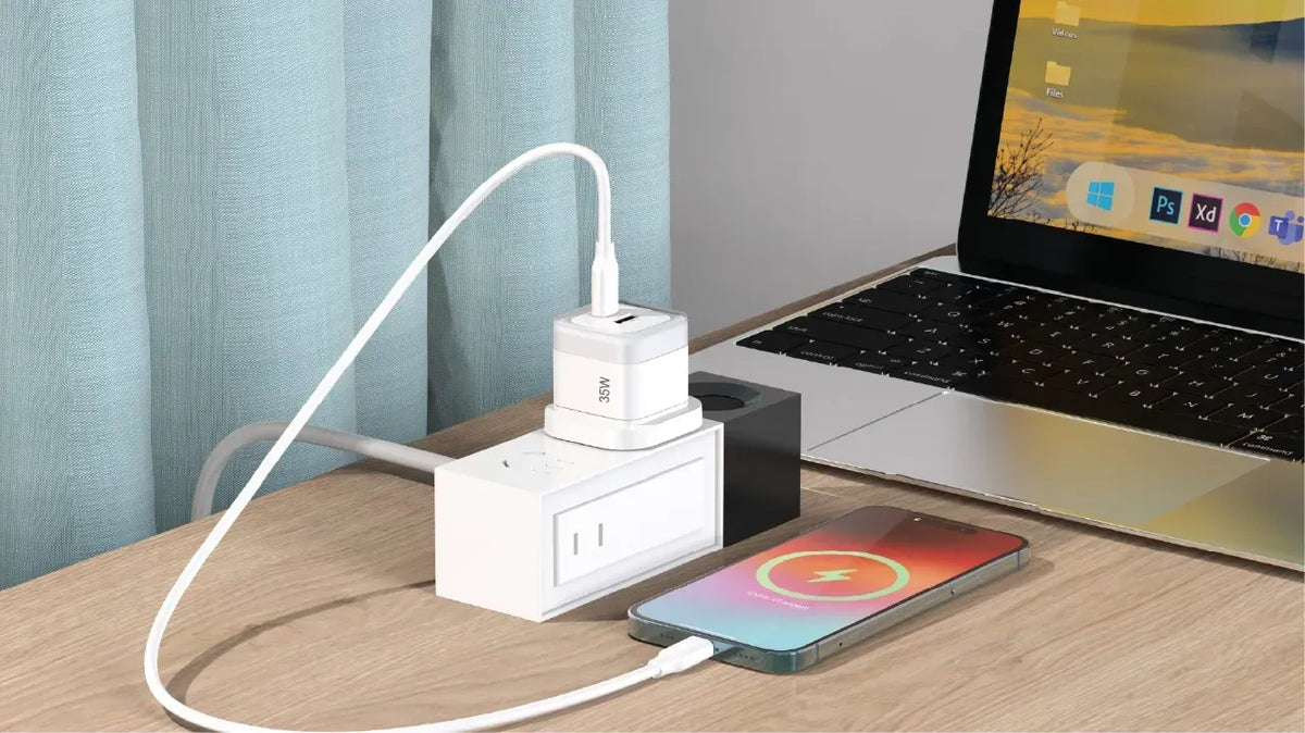 Powerology Dual-Port Fast Charging Adapter PD 35 W - White – image 4